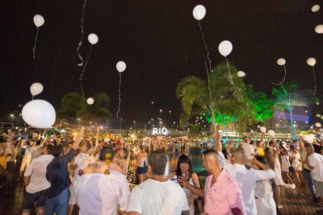 Como Encontrar Travestis para Acompar em Eventos e Viagens