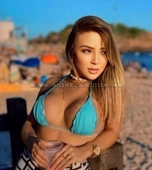 woman RJ Dani Loira a76bc8