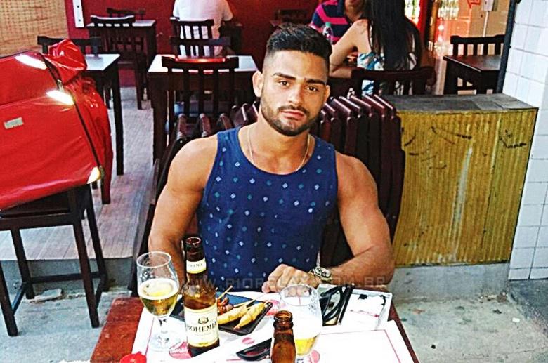 garoto RJ Eduardo Marins 8232179