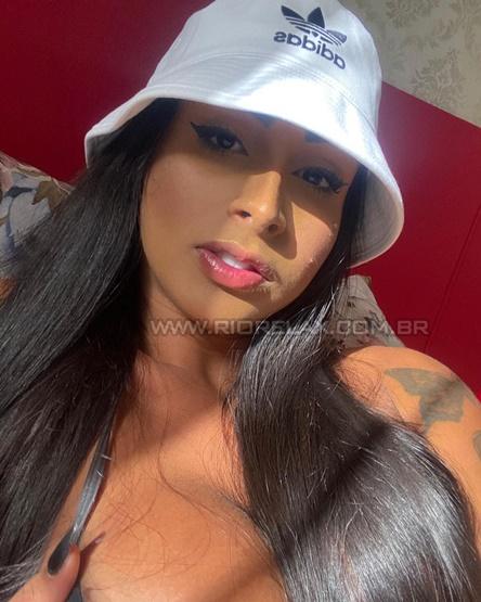 RJ Caroline Muniz 6224894